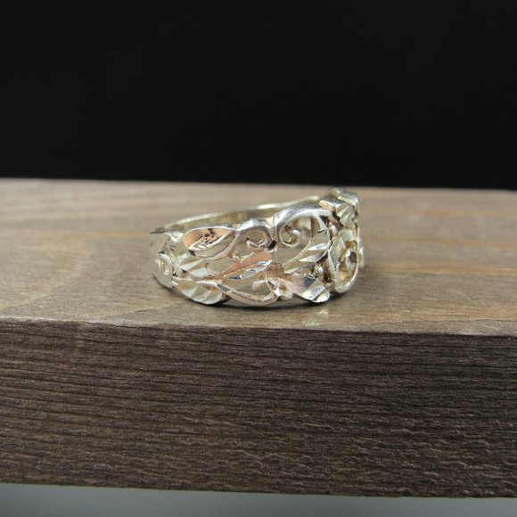 Size 8 Sterling Silver Diamond Cut Rustic Floral Band Ring Vintage - Picture 3 of 9